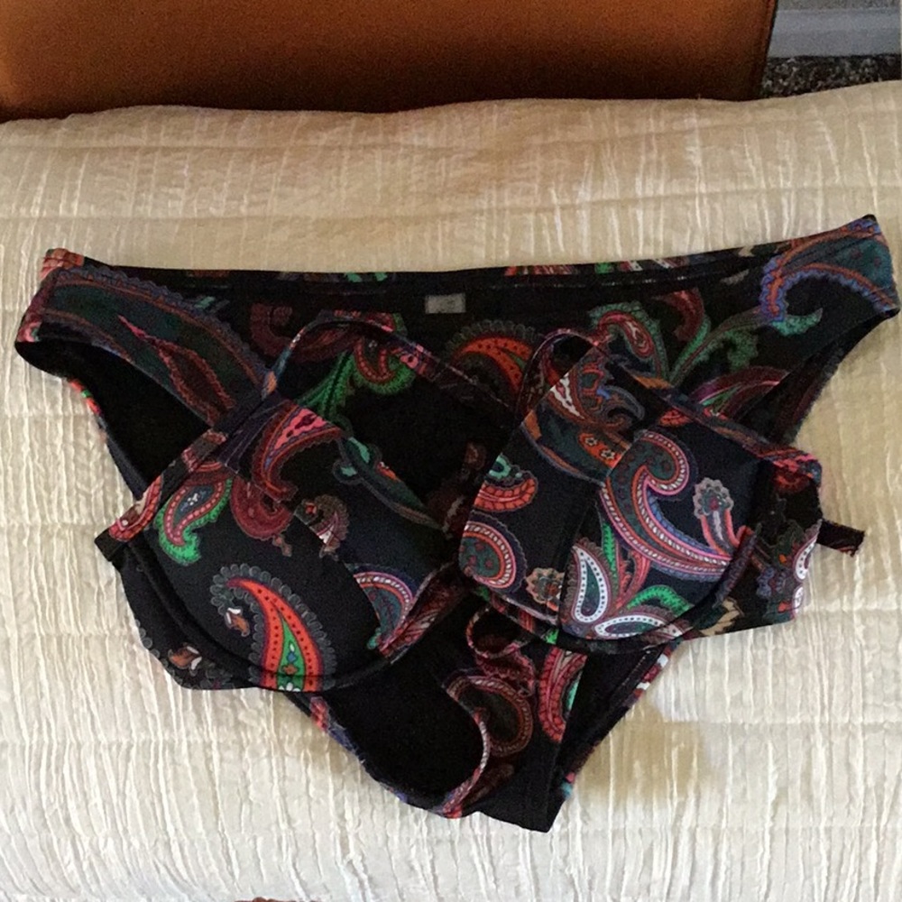 Victoria’s Secret bikini, size 34B/M